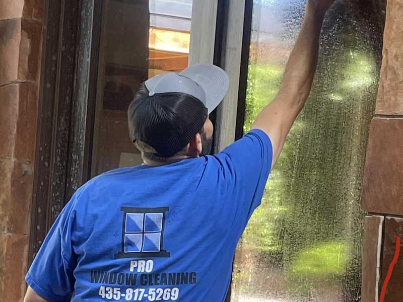 Window Cleaning St. UT Pro Window Cleaning
